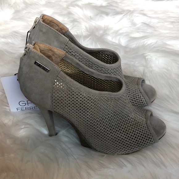 NWOB Gianfranco Ferré Perforated Bootie Heels - Picture 2 of 8